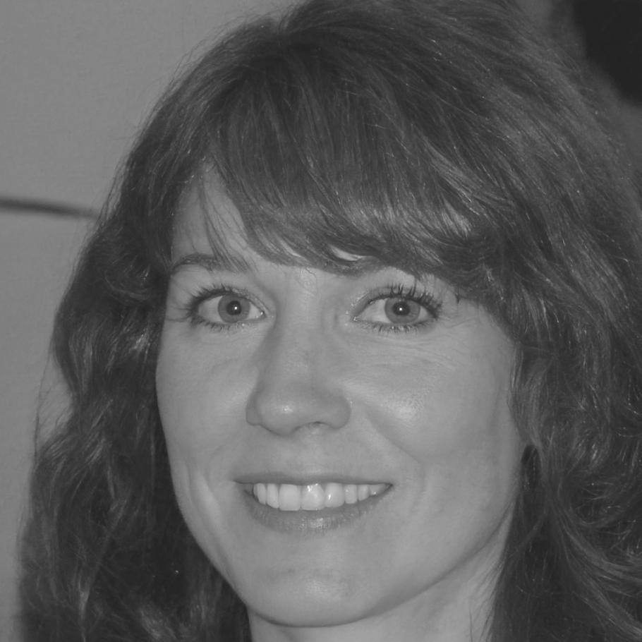 Portret instructor Ioana Petrișor, expertă în investiții personale
